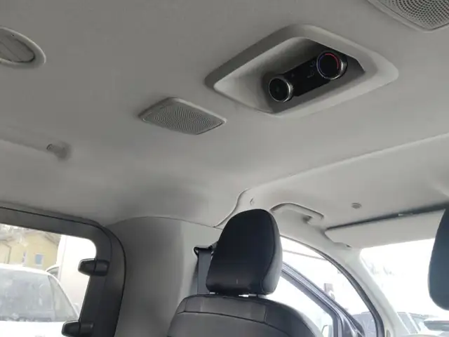 Ford Transit Custom Kombi Trend 320L1 2,0L Eblue 136PS A8 FWD Ansicht 15