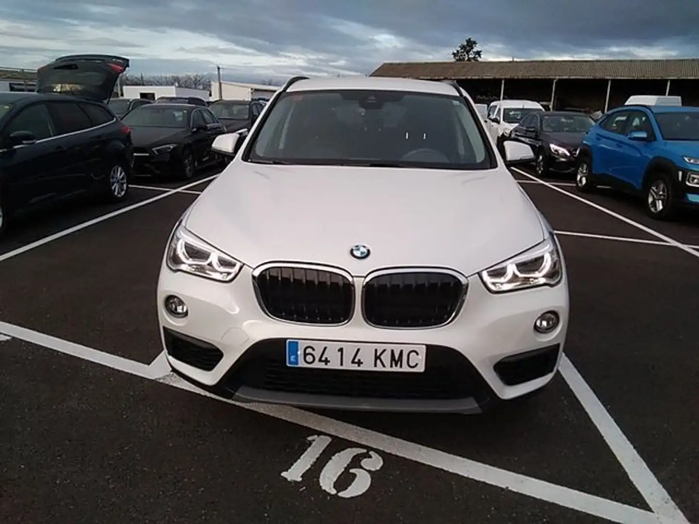 BMW X1 sDrive 18d Blanc - 2
