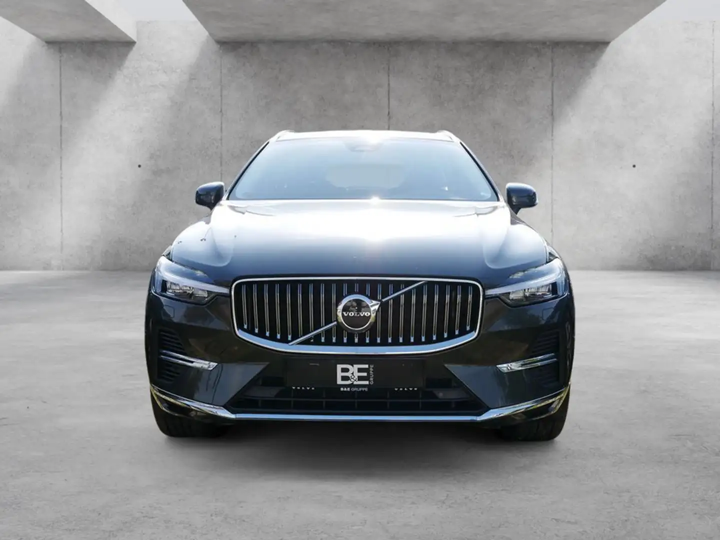 Volvo XC60 2.0 Inscription Recharge Plug-In Hybrid AWD Grau - 2