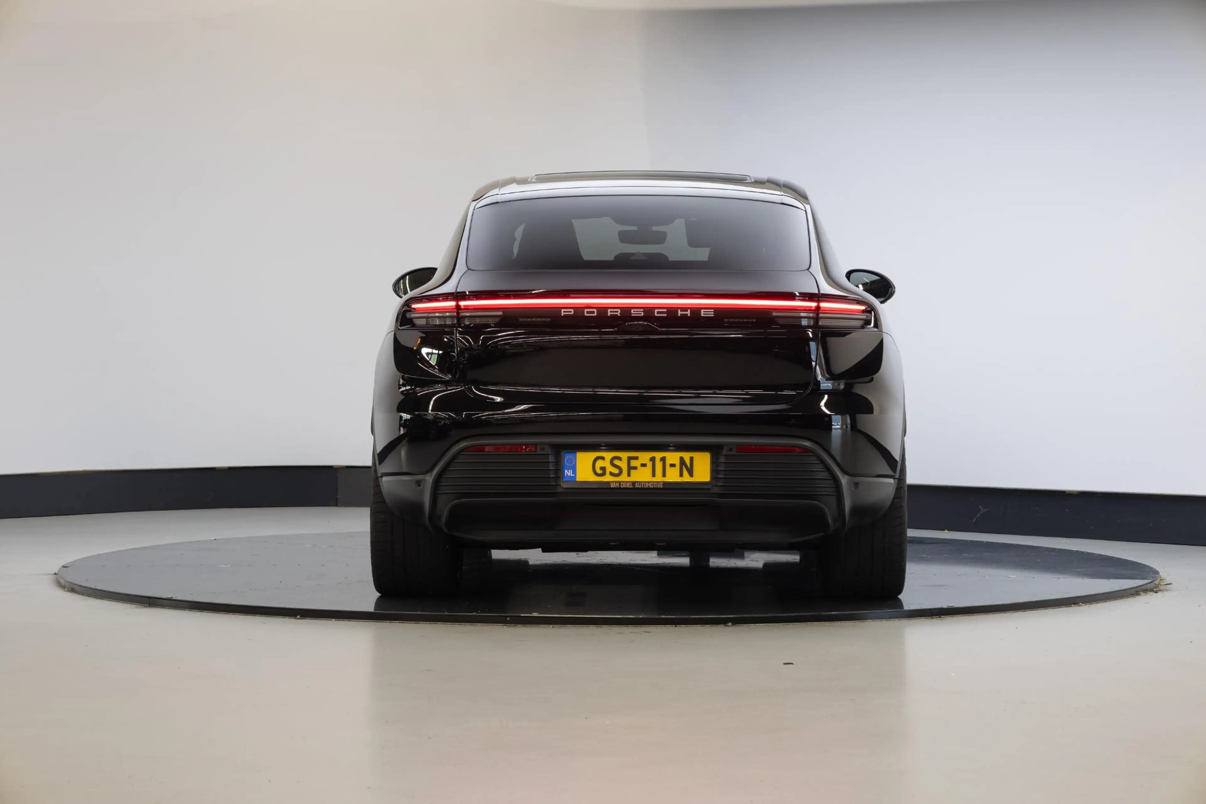 Porsche Macan 4 100 kWh | Chrono | Luchtvering | 22 Inch | 360 C — photo 15