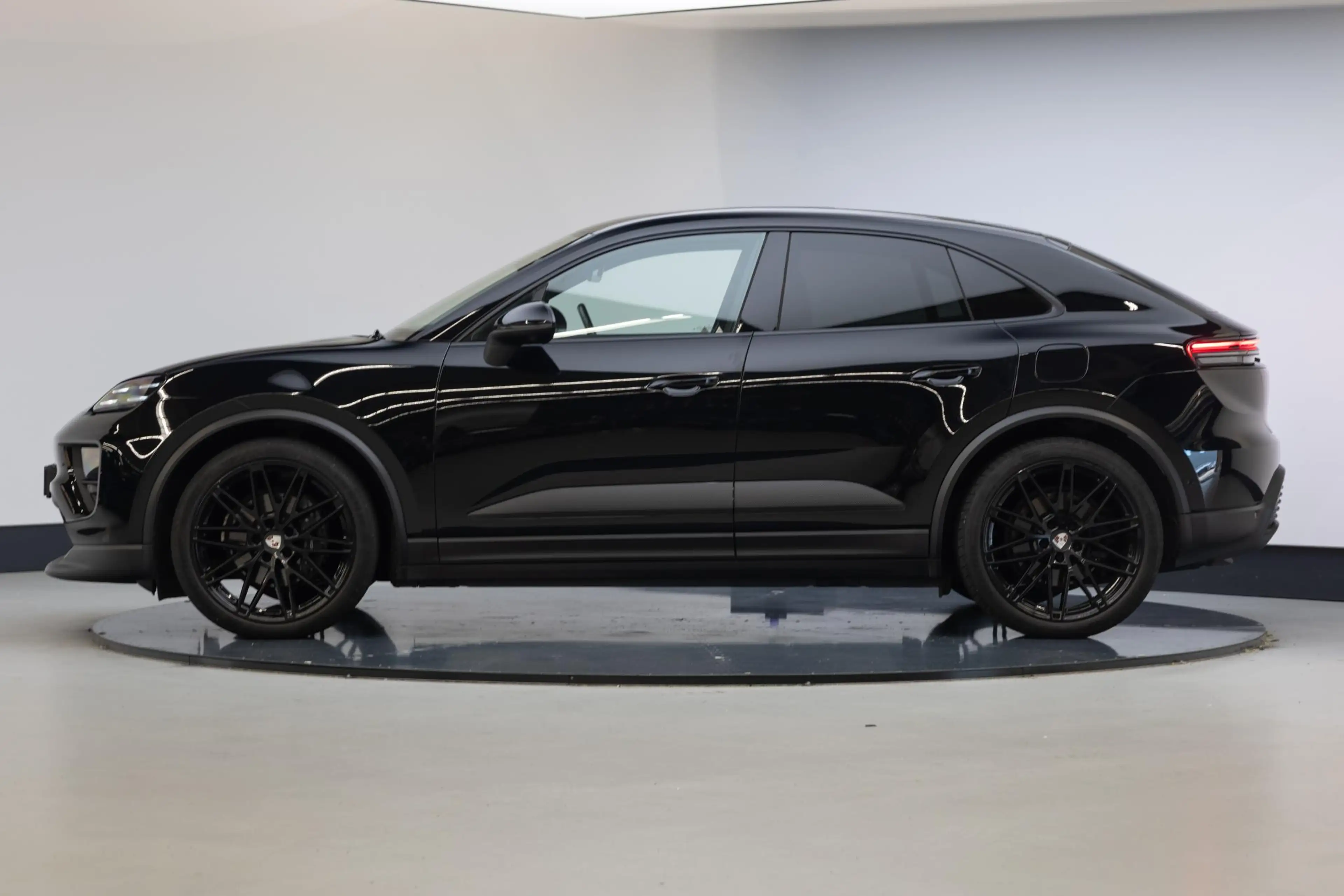 Porsche Macan 4 100 kWh | Chrono | Luchtvering | 22 Inch | 360 C — photo 14