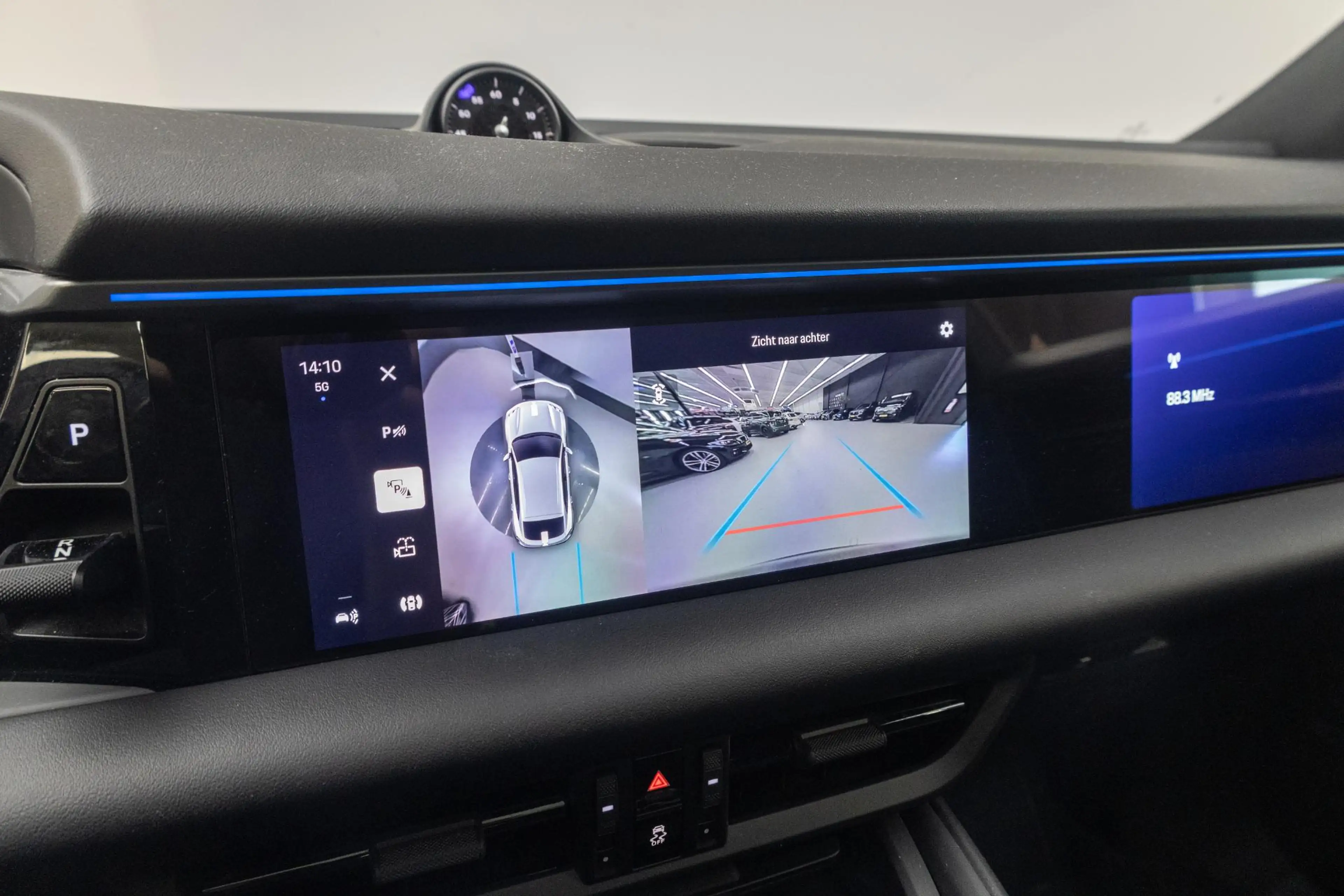 Porsche Macan 4 100 kWh | Chrono | Luchtvering | 22 Inch | 360 C — photo 18