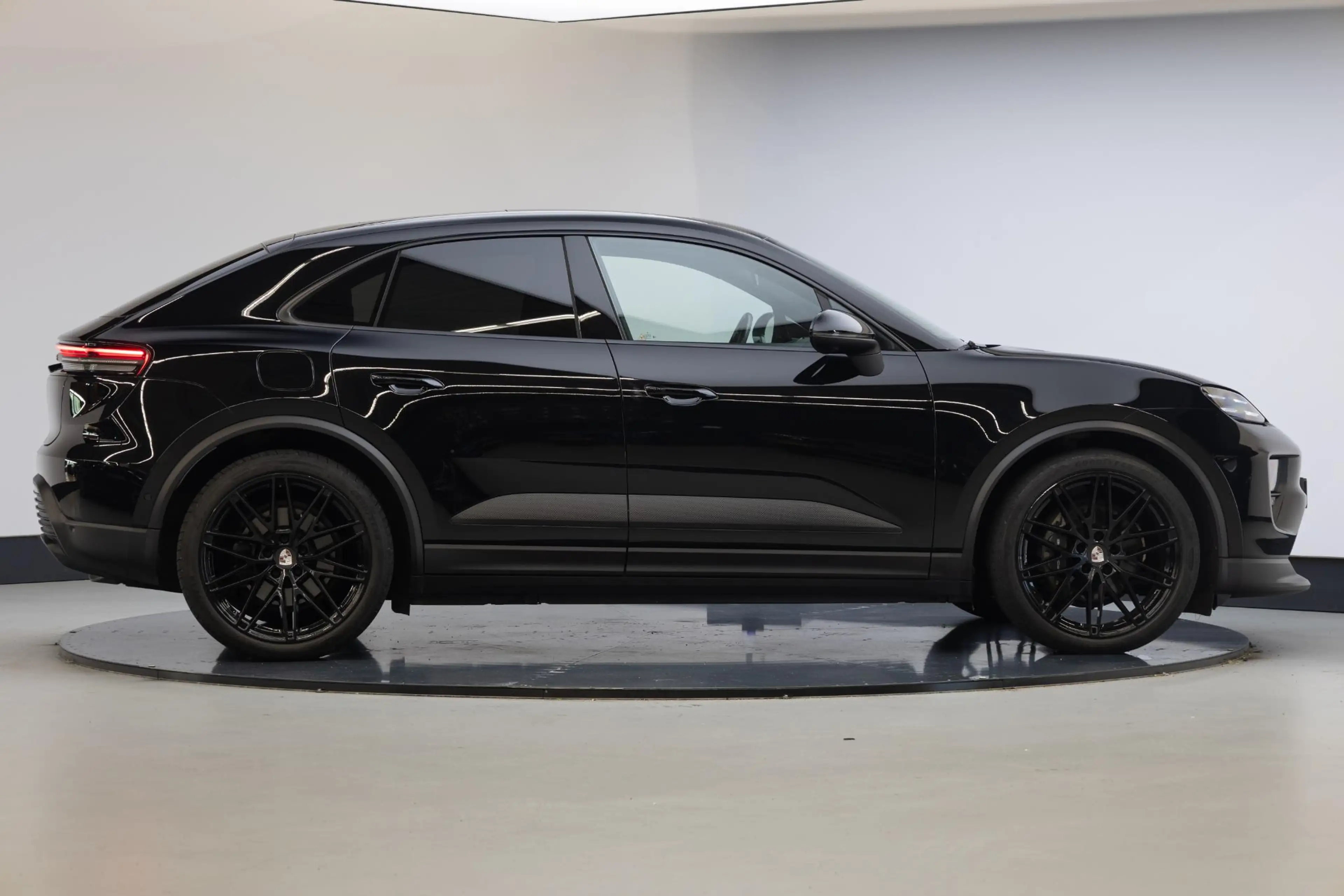 Porsche Macan 4 100 kWh | Chrono | Luchtvering | 22 Inch | 360 C — photo 17