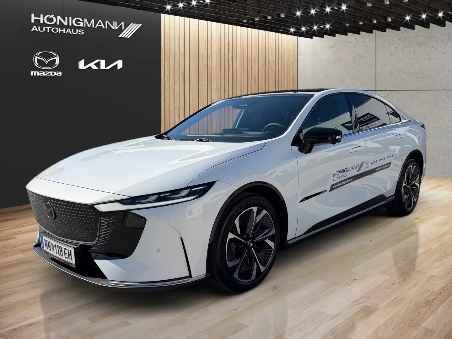 Mazda 6e 68,8KWH SR TAKUMI Weiß - 1