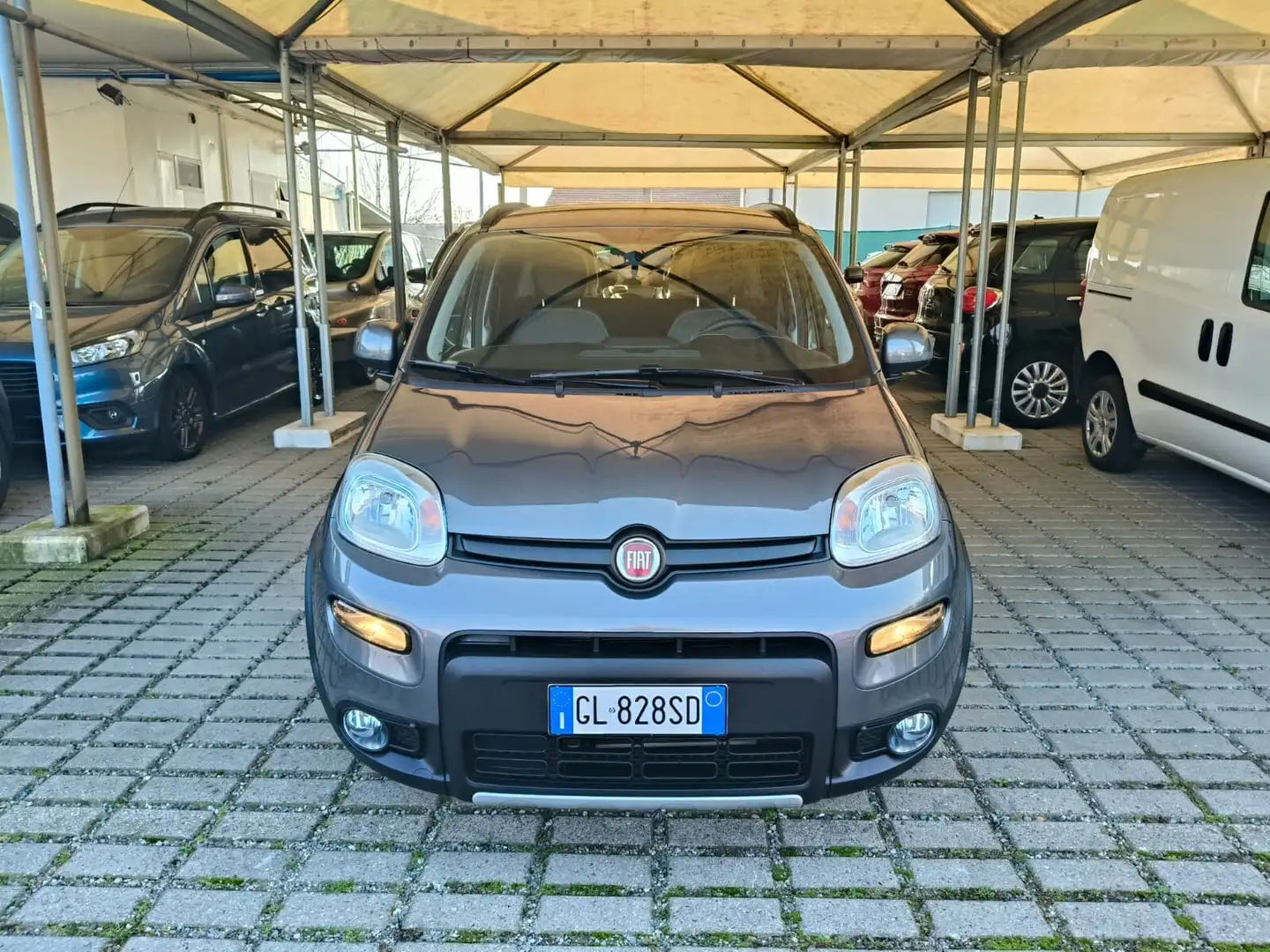 Fiat Panda Panda 1.0 FireFly S&S Hybrid City Life Grau - 2