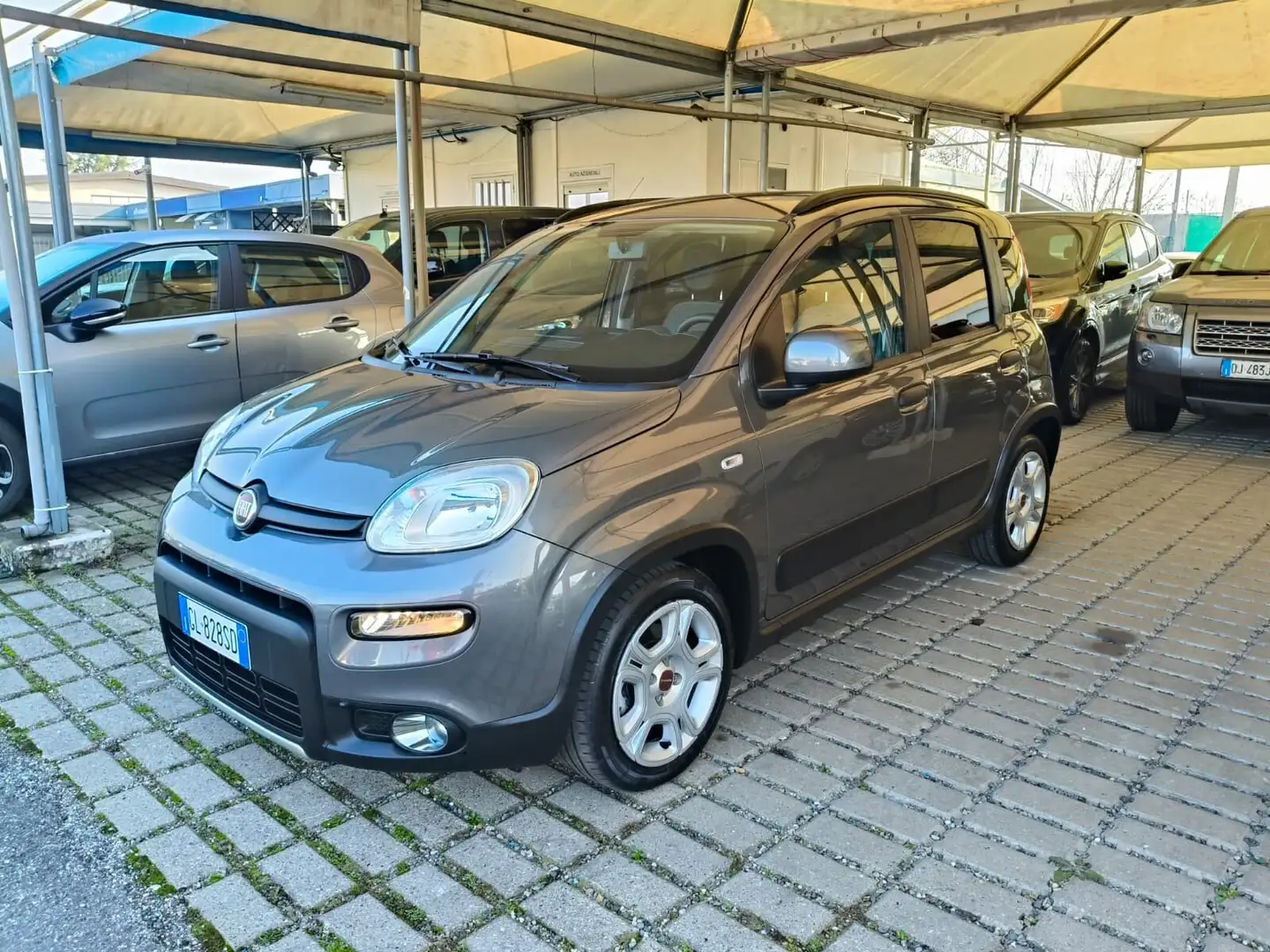 Fiat Panda Panda 1.0 FireFly S&S Hybrid City Life Grau - 1