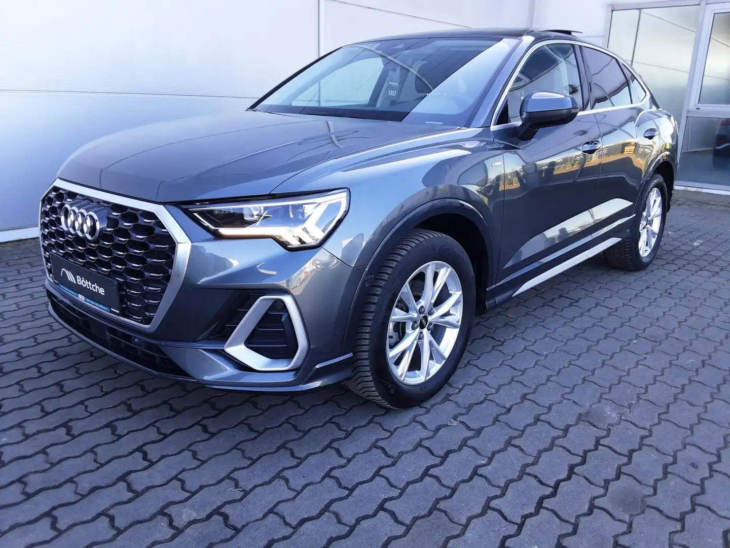Audi Q3 35 TDI S line 2.0 16V TDI Metallic Grau - 2