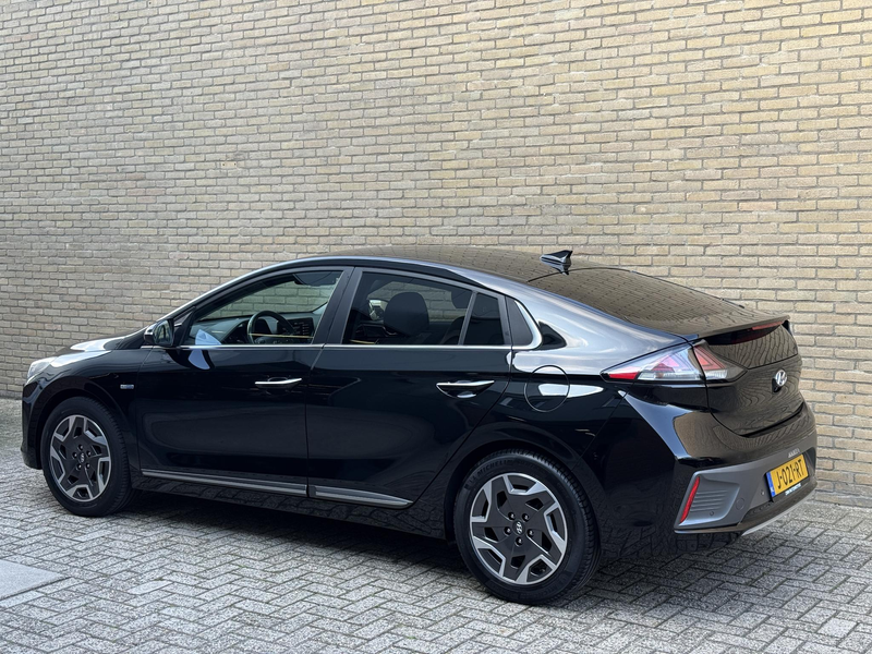 Hyundai IONIQ Premium EV 38 kWh | Leder | Camera | Navigatie | S — photo 2