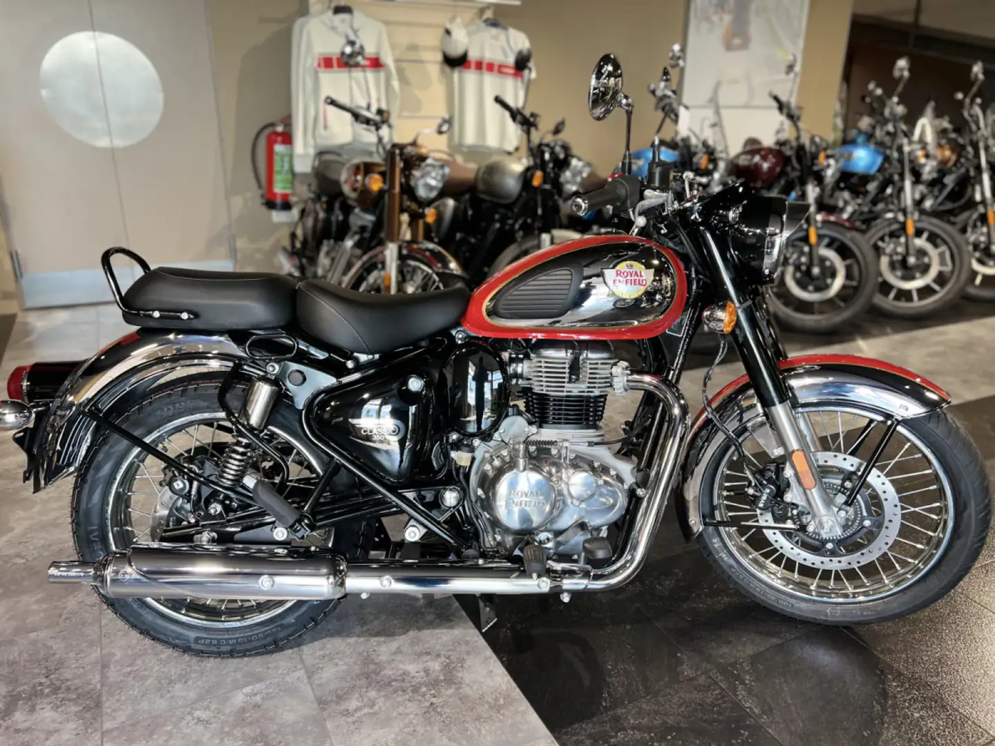 Royal Enfield Classic 350 Chrome Red Rood - 1