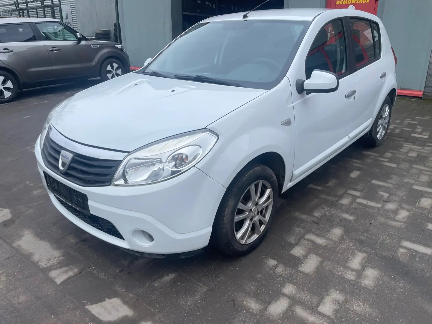Dacia Sandero 1.2 Lauréate LPG Wit - 1