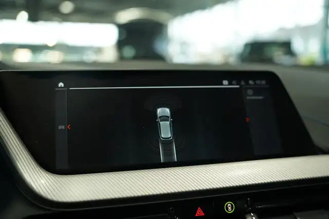 BMW 1 Series view 12