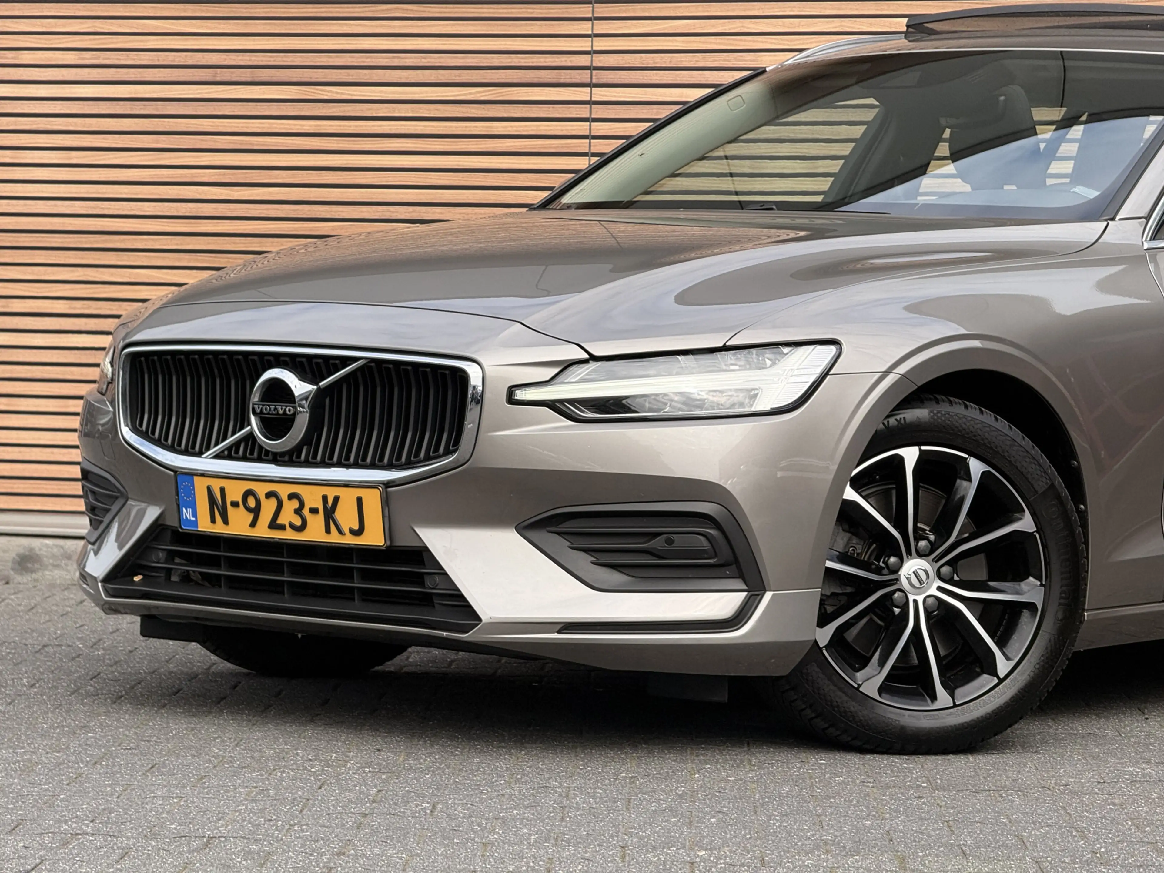 Volvo V60 2.0 B3 Core NL-Auto Panodak / Trekhaak / Camera / — photo 14