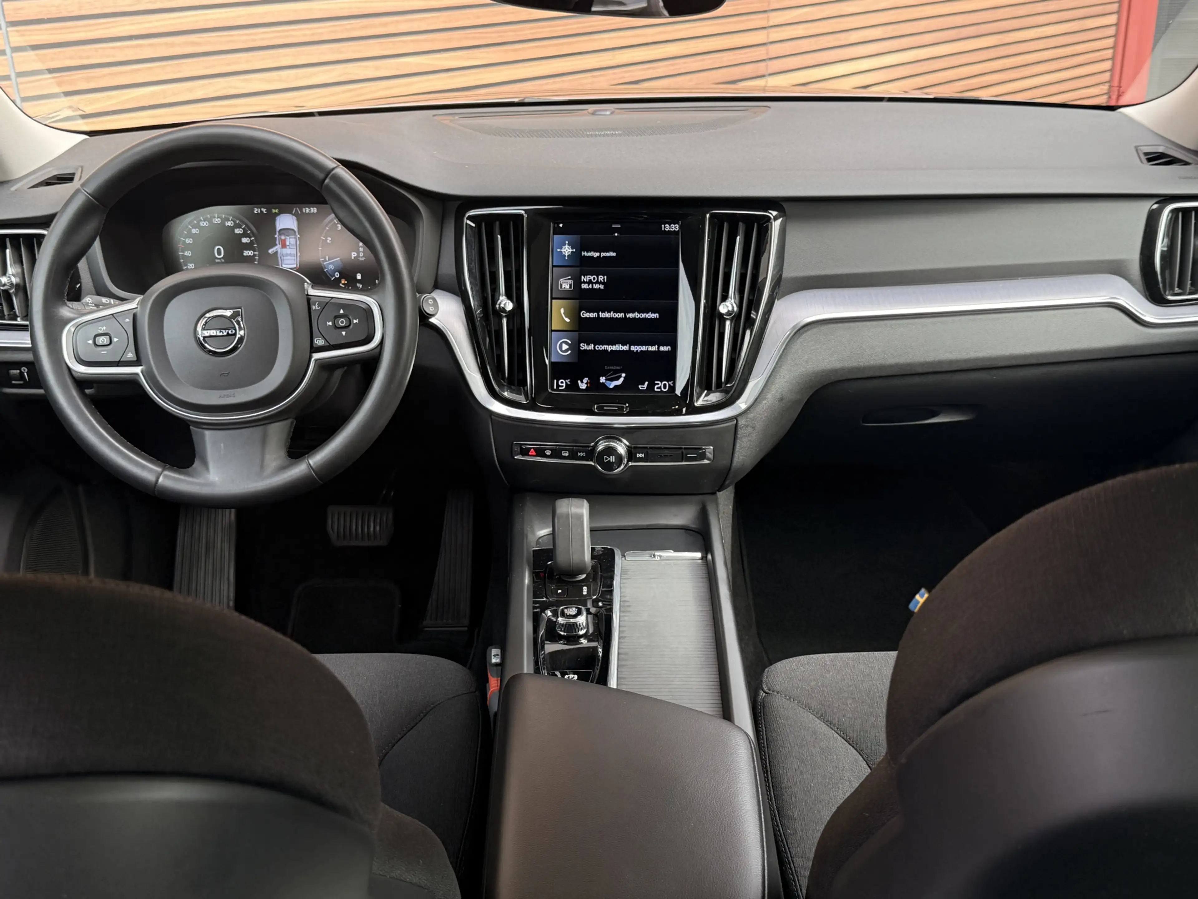 Volvo V60 2.0 B3 Core NL-Auto Panodak / Trekhaak / Camera / — photo 2