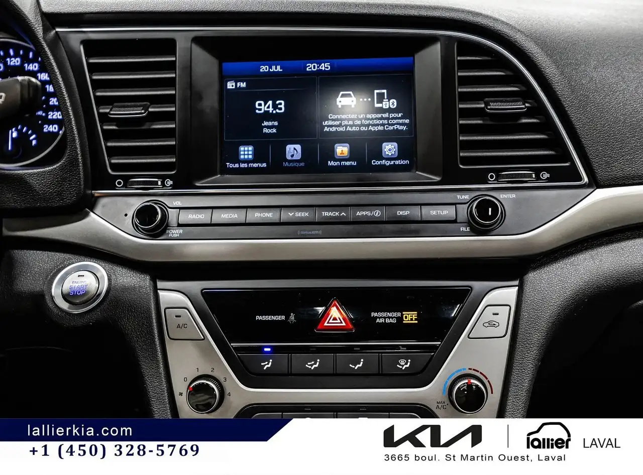 Hyundai ELANTRA photo Hyundai ELANTRA