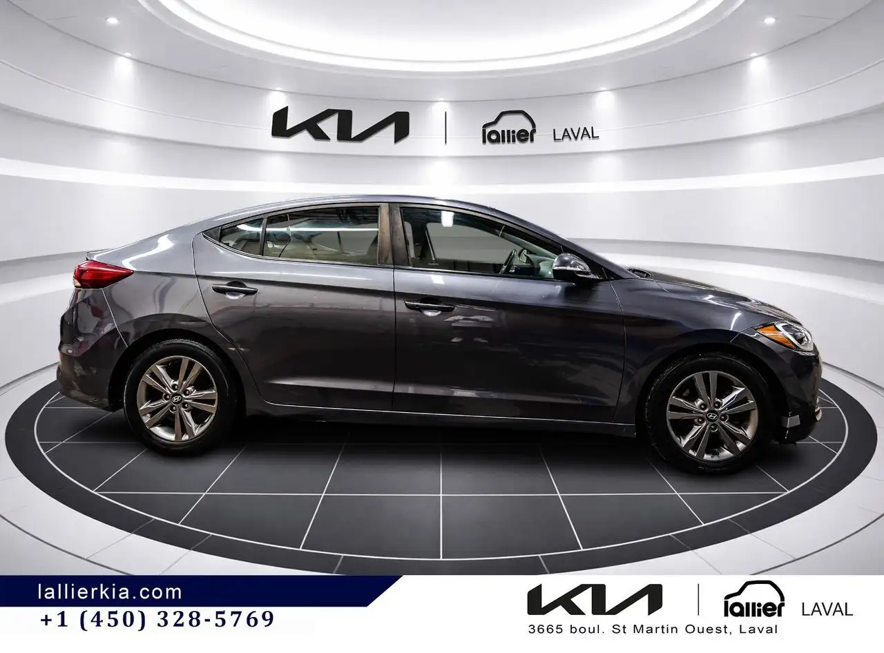 Hyundai ELANTRA photo Hyundai ELANTRA