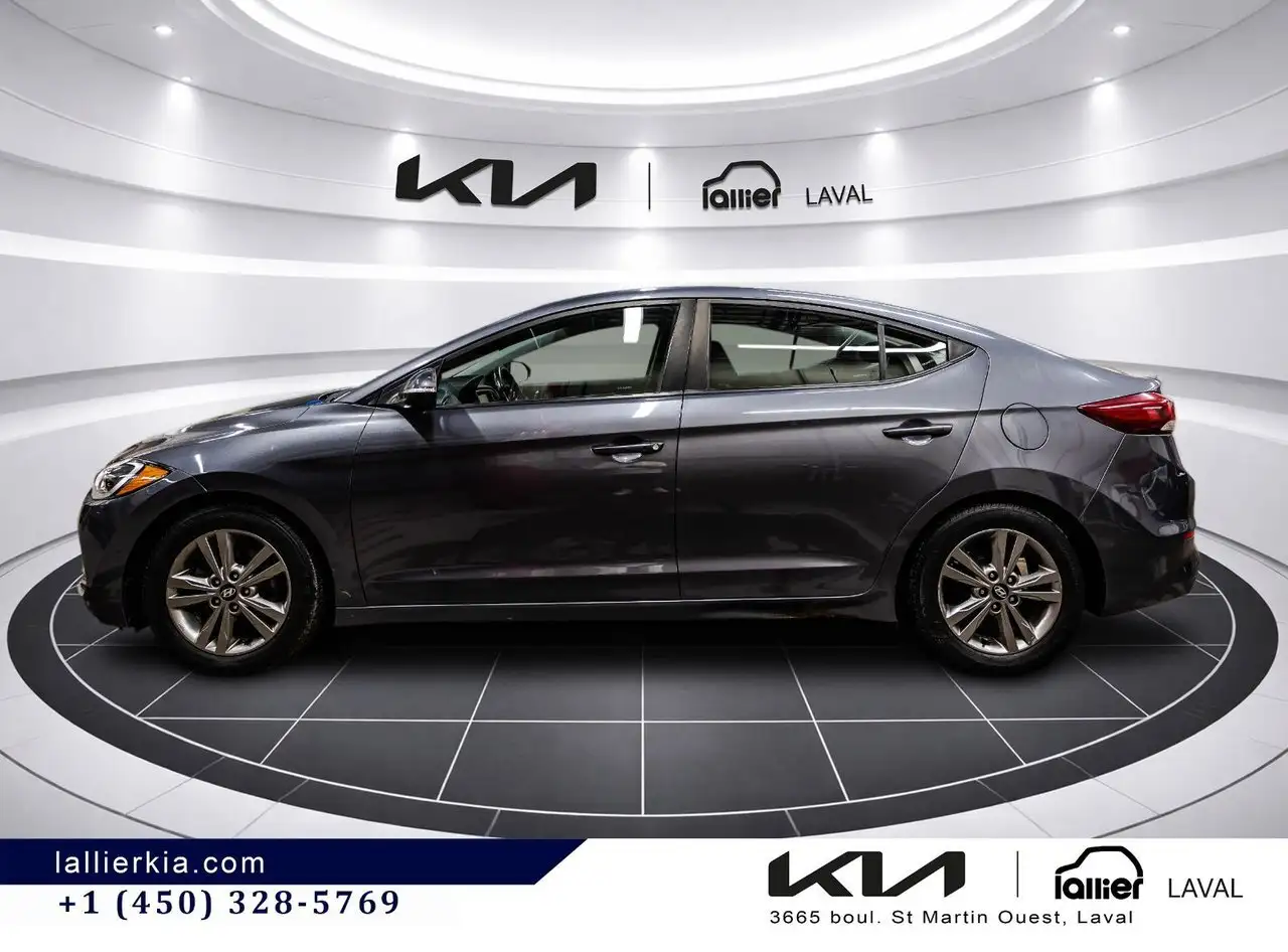 Hyundai ELANTRA photo Hyundai ELANTRA