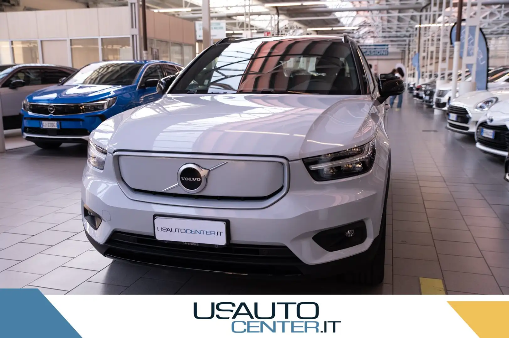 Volvo XC40 P8 recharge pure electric R-design awd Giallo - 1