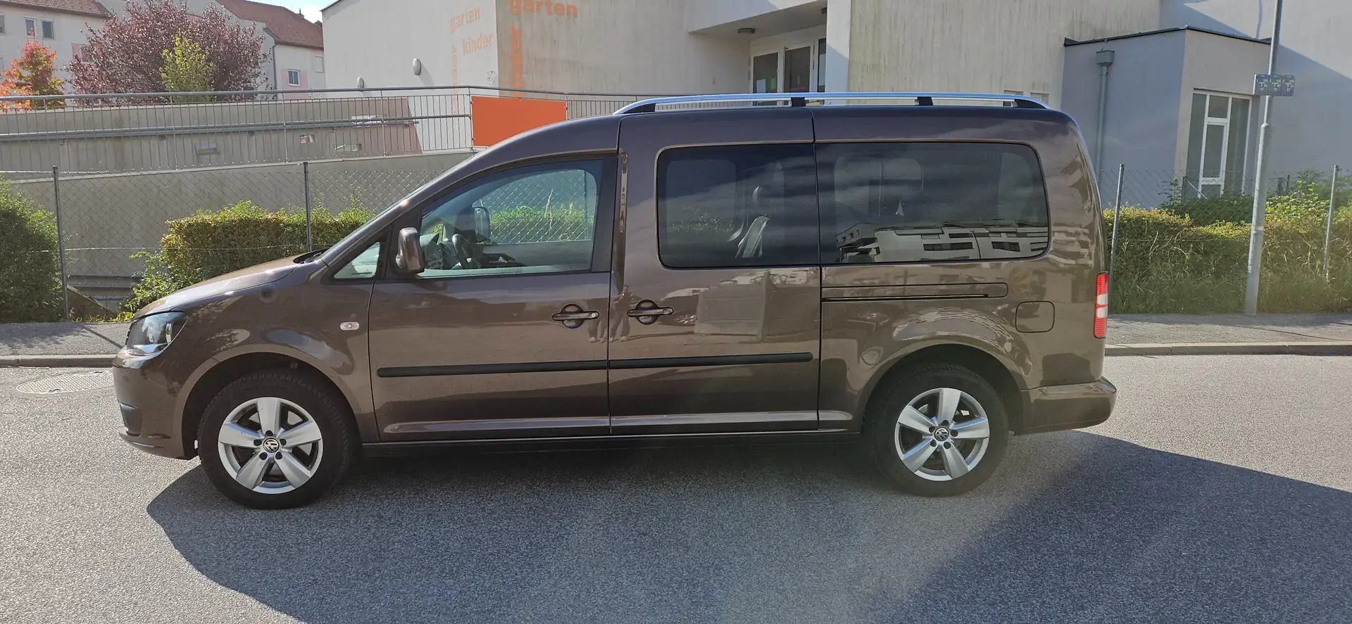 Volkswagen Caddy Caddy Kombi Highline BMT 1,6 TDI DPF Highline Braun - 1