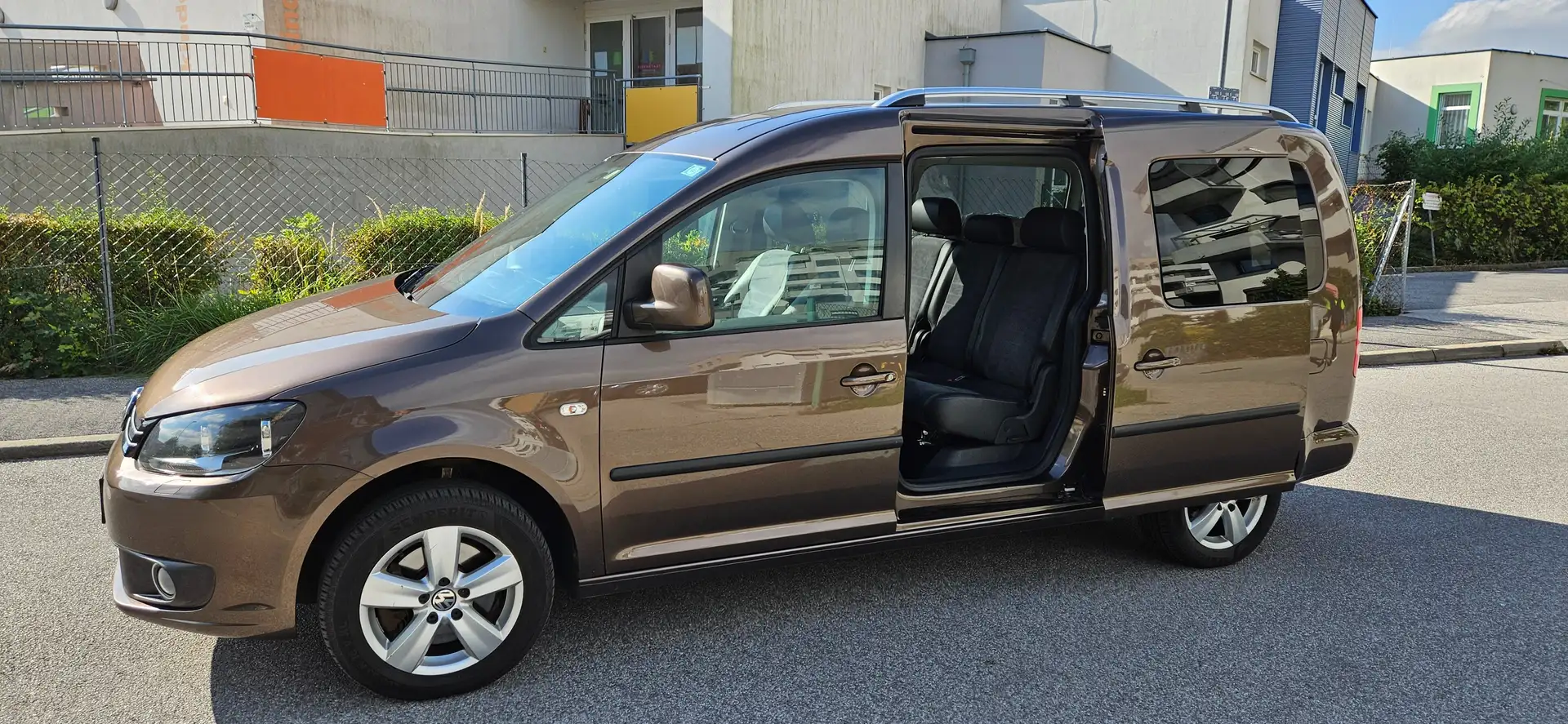 Volkswagen Caddy Caddy Kombi Highline BMT 1,6 TDI DPF Highline Braun - 2