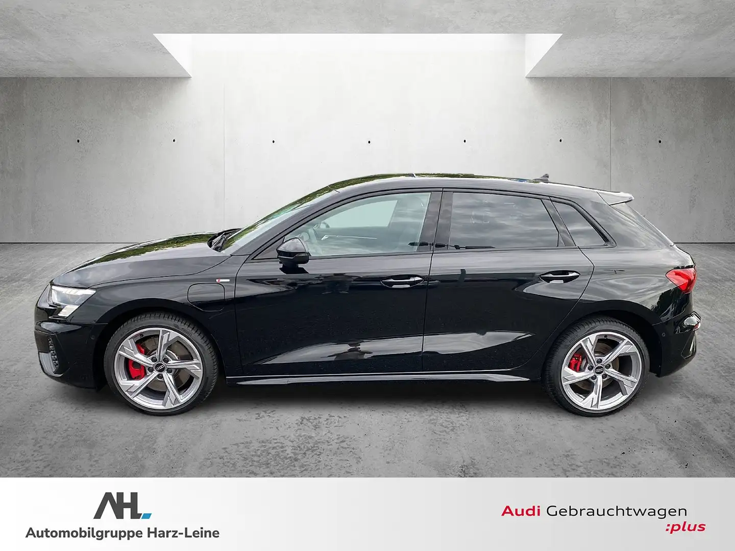 Audi A3 Sportback 45 TFSI e S line S-tronic Matrix Navi AC Zwart - 2