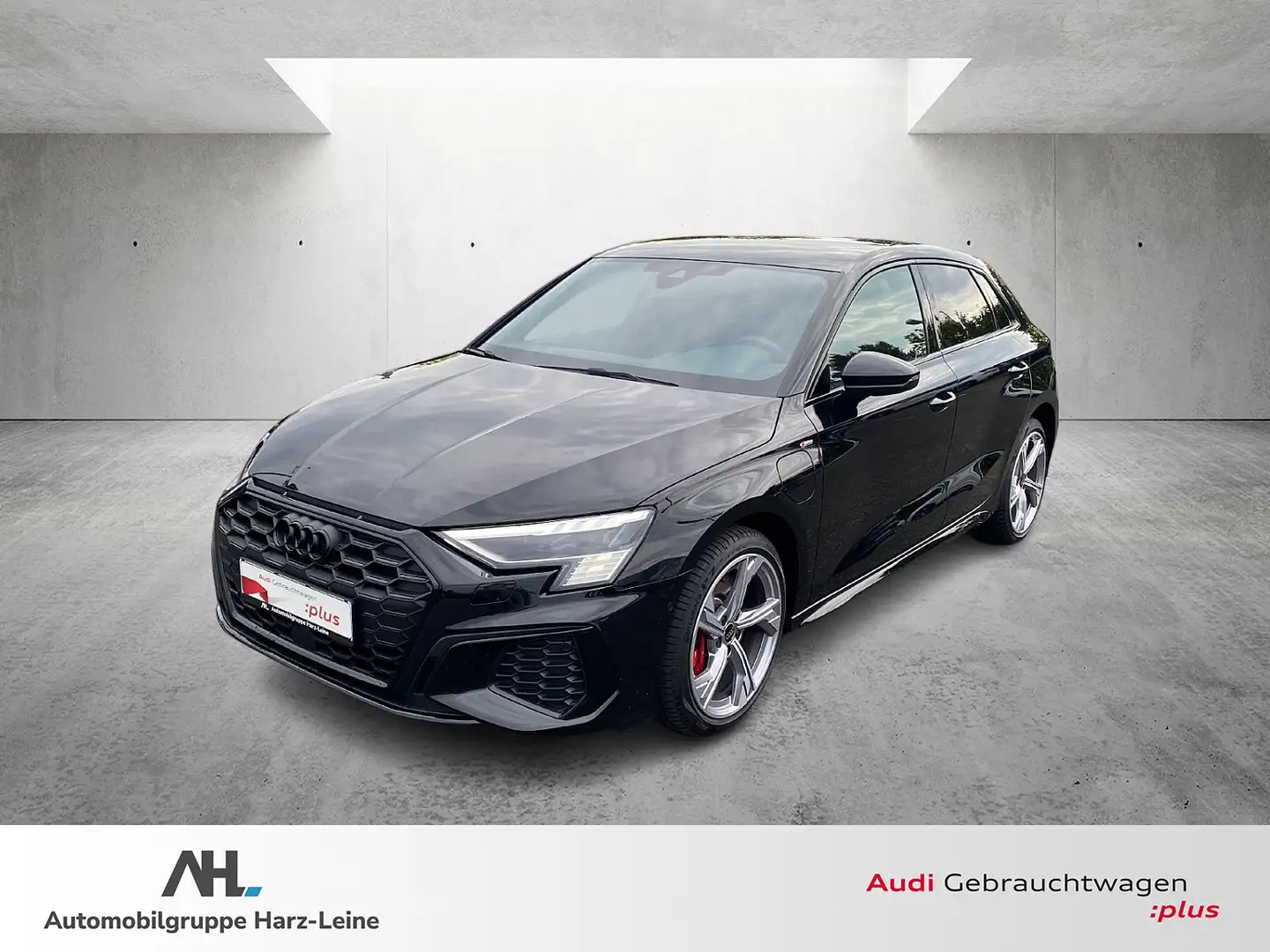 Audi A3 Sportback 45 TFSI e S line S-tronic Matrix Navi AC Zwart - 1