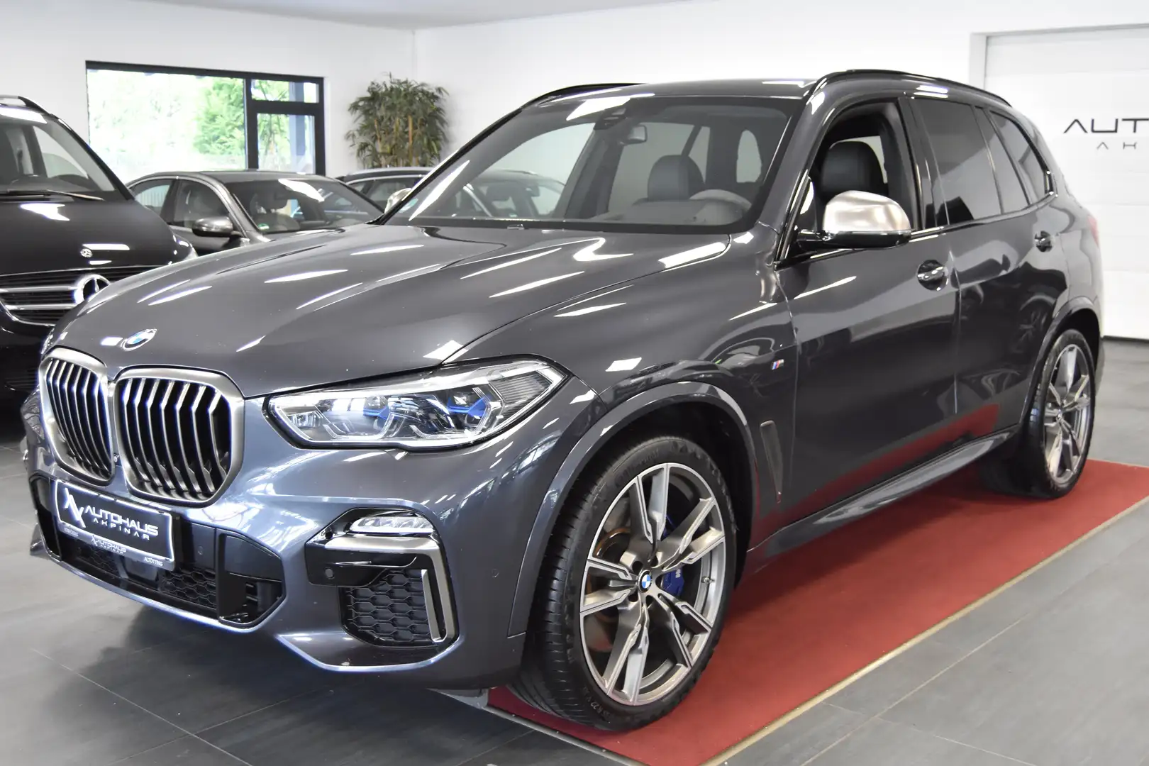BMW X5 M M50 d~DISPLAYKEY~ACC~LASER~22ZOLL~360°~HUD~AHK Grijs - 2