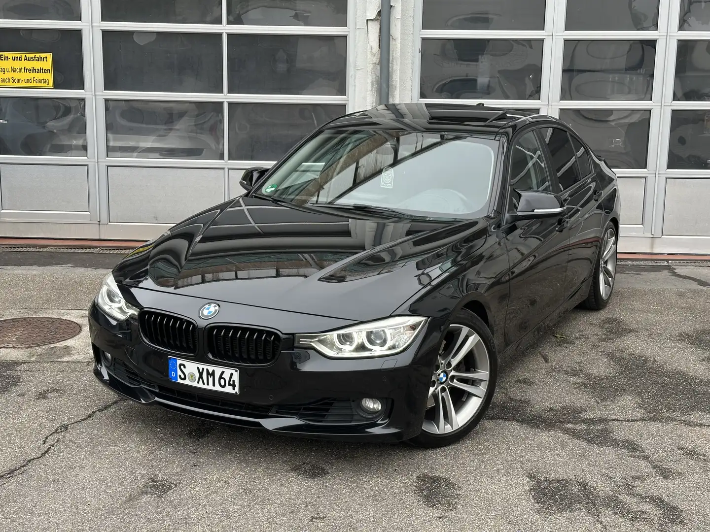 BMW 328 328 i DE Fzg HEAD-UP NAVI LEDER TÜV NEU Schwarz - 1