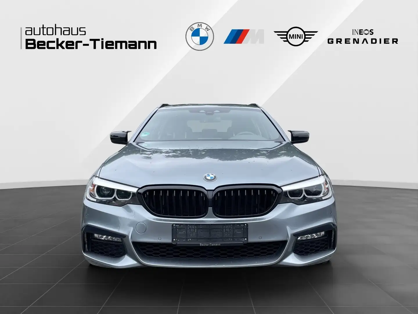 BMW 530 i Touring/ M Sport/ DrivAss/ AHK/ PanoDach/ Navi B Grey - 2