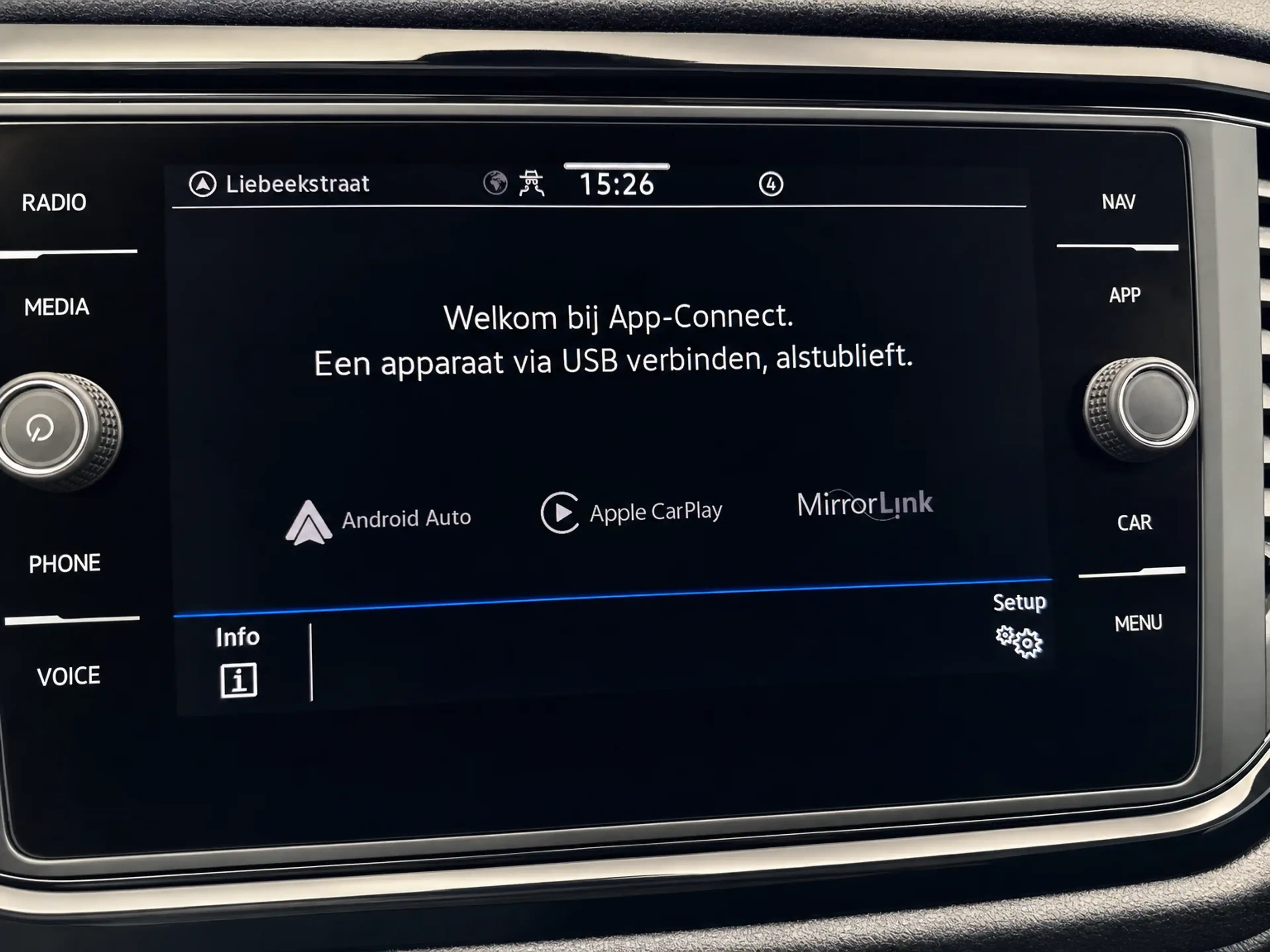 Volkswagen T-Roc 1.5 TSI DSG — photo 12