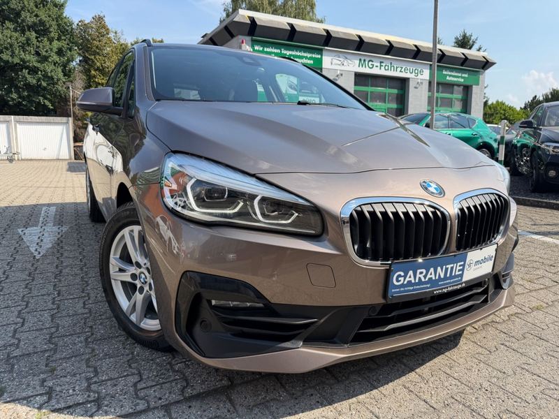 BMW 218 NAVI AUTOMATIK LED 8-FACH