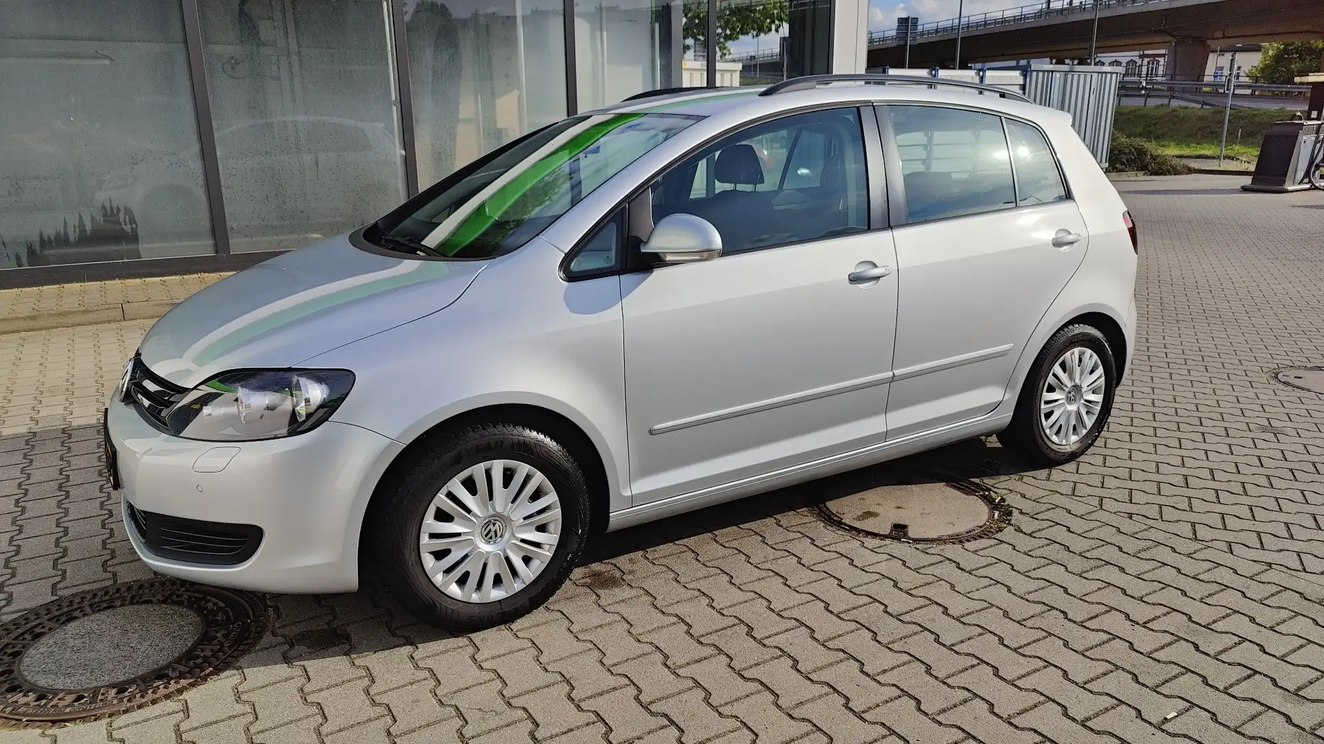 Volkswagen Golf Plus 1.4 16V zilver mett, PDC, NAVI, Afn Trekhaak Серебристый - 1