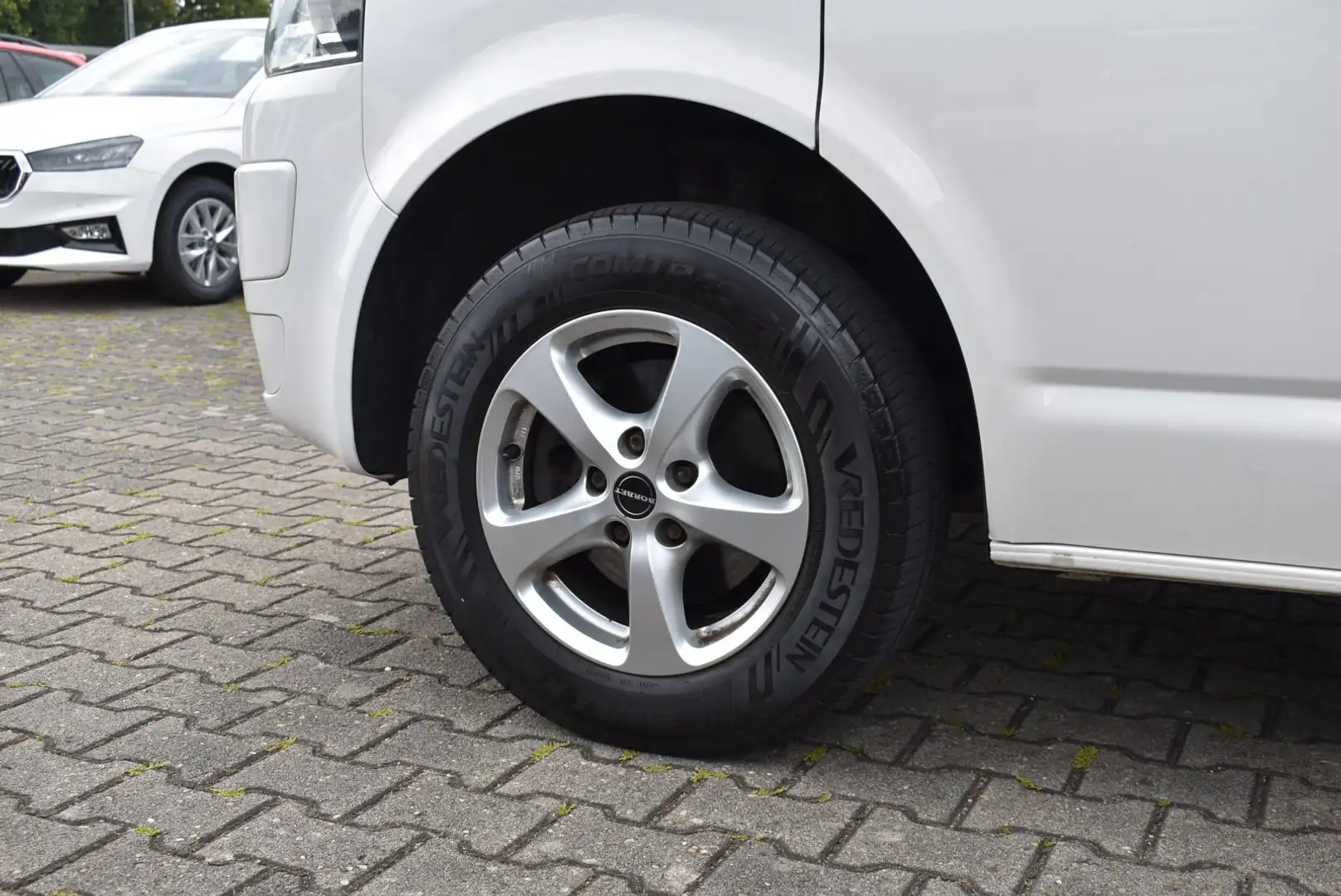 Volkswagen T5 2.0 TDI DSG Caravelle lang Comfortline Standhzg AH Weiß - 2