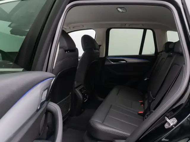 BMW X3 view 24