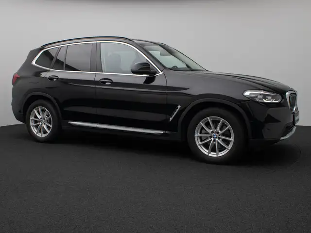 BMW X3 view 4