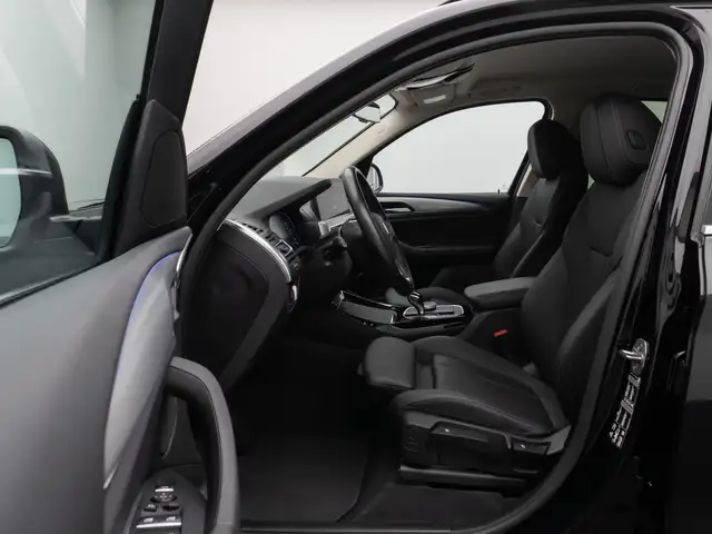 BMW X3 view 18