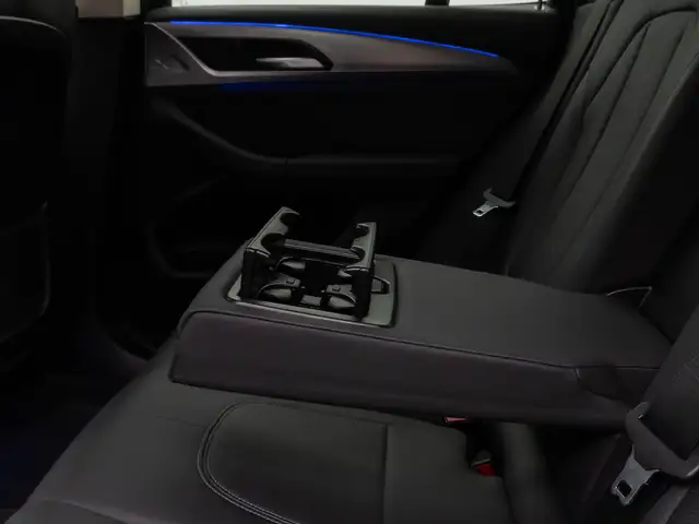 BMW X3 view 26
