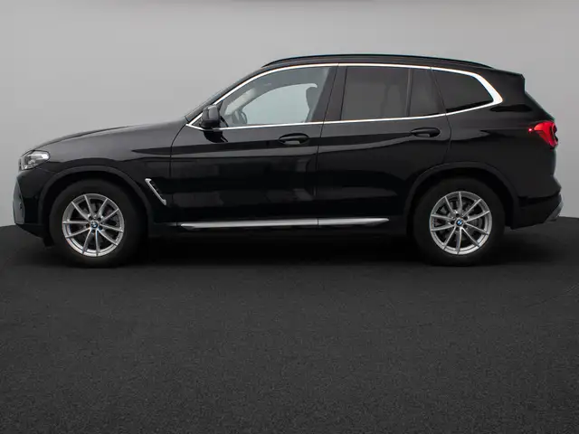 BMW X3 view 11