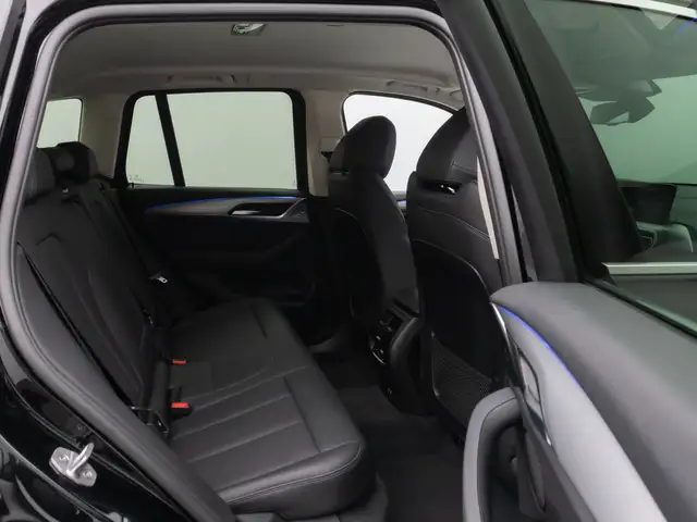 BMW X3 view 25