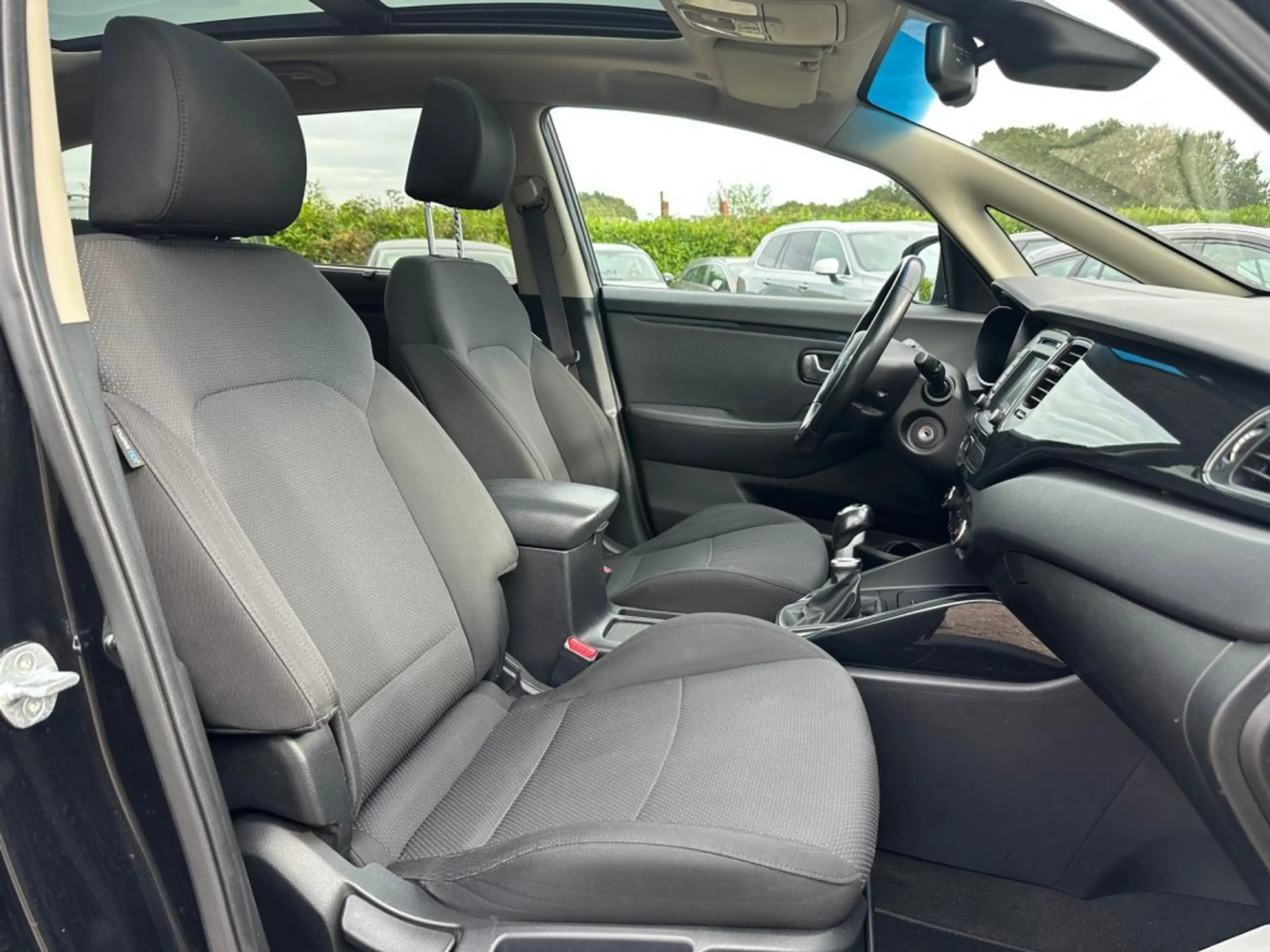 Kia Carens 1.6 GDI BNS PACK 7P, Trekhaak, Camera, Cruise, Nav — photo 7