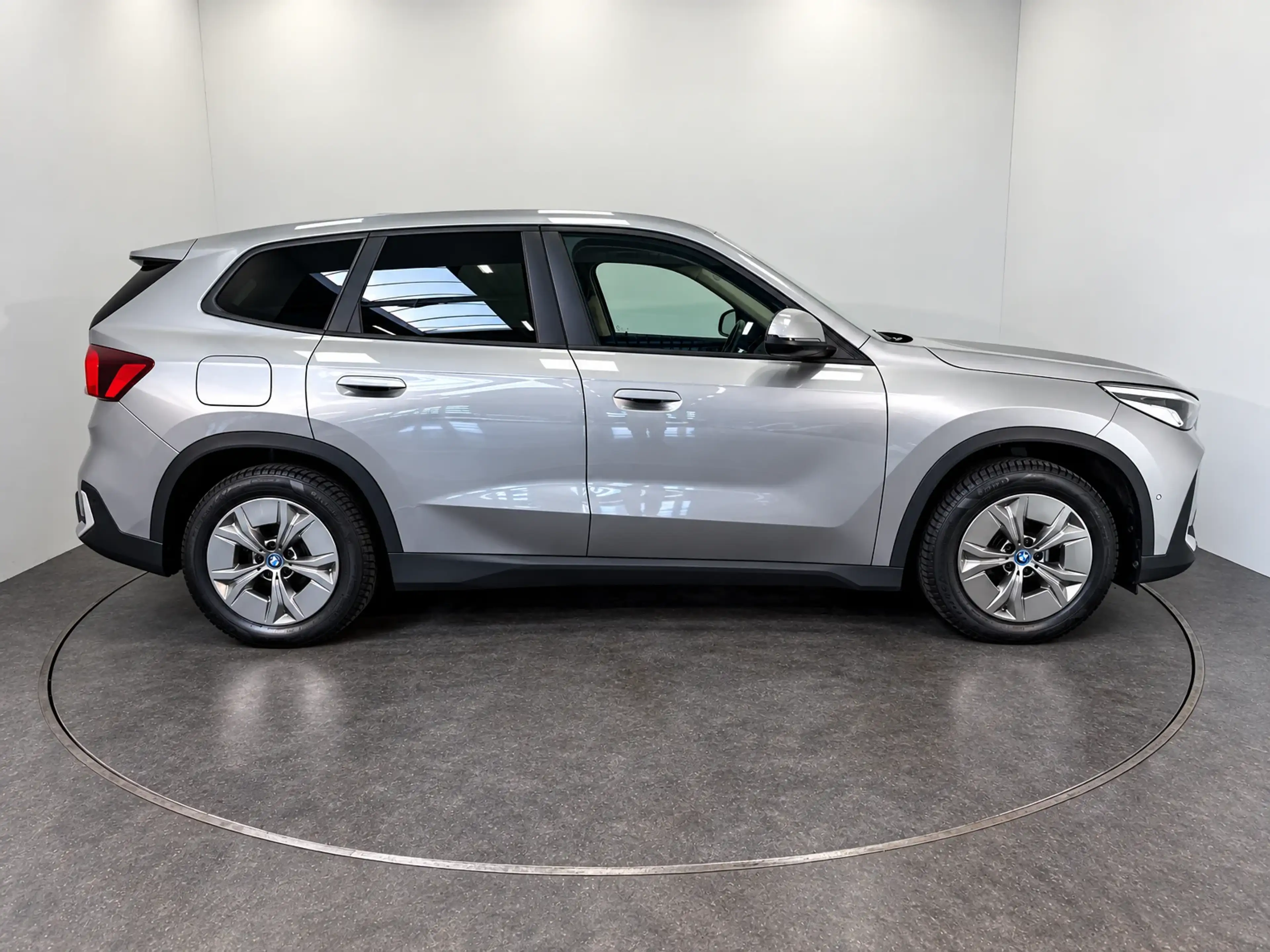 BMW iX1 BEV 67KWH XDRIVE30  200KW  4WD AUTO — photo 9