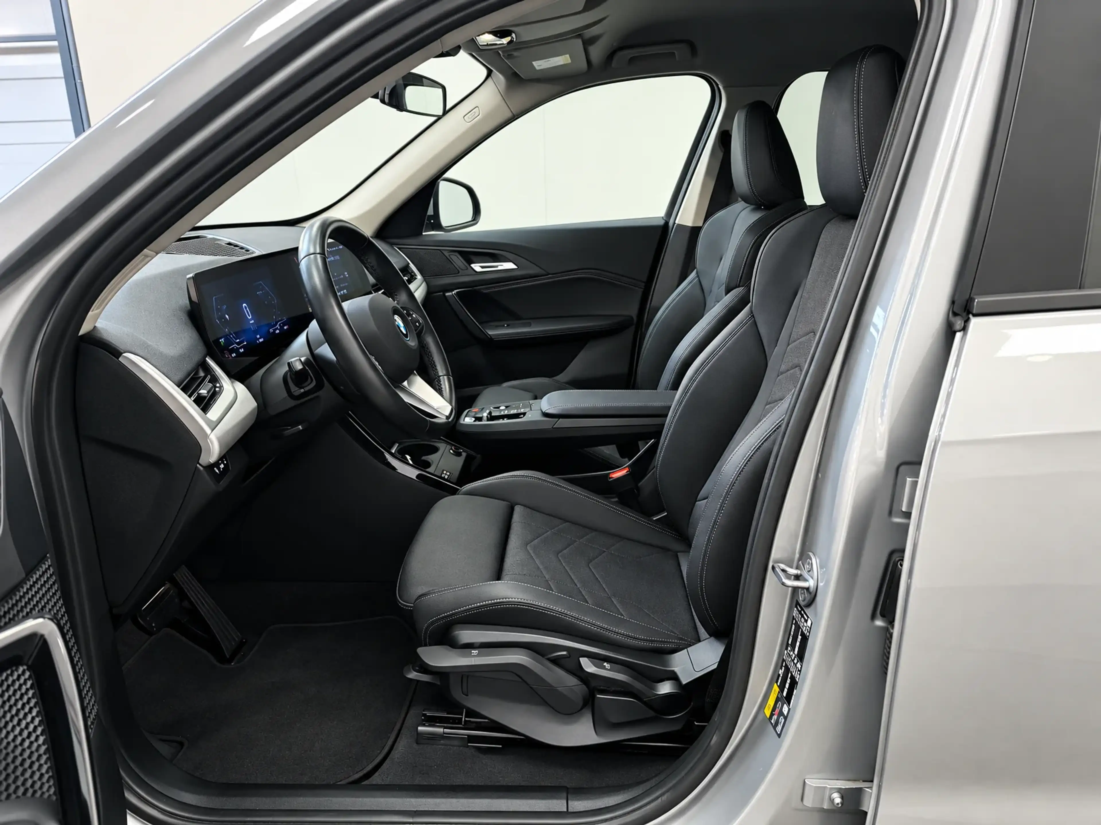 BMW iX1 BEV 67KWH XDRIVE30  200KW  4WD AUTO — photo 16