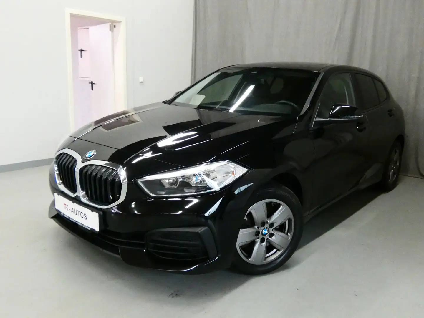 BMW 118 d Aut.,1.Hand,Navi,HUD,Panorama,S-Heft Schwarz - 1