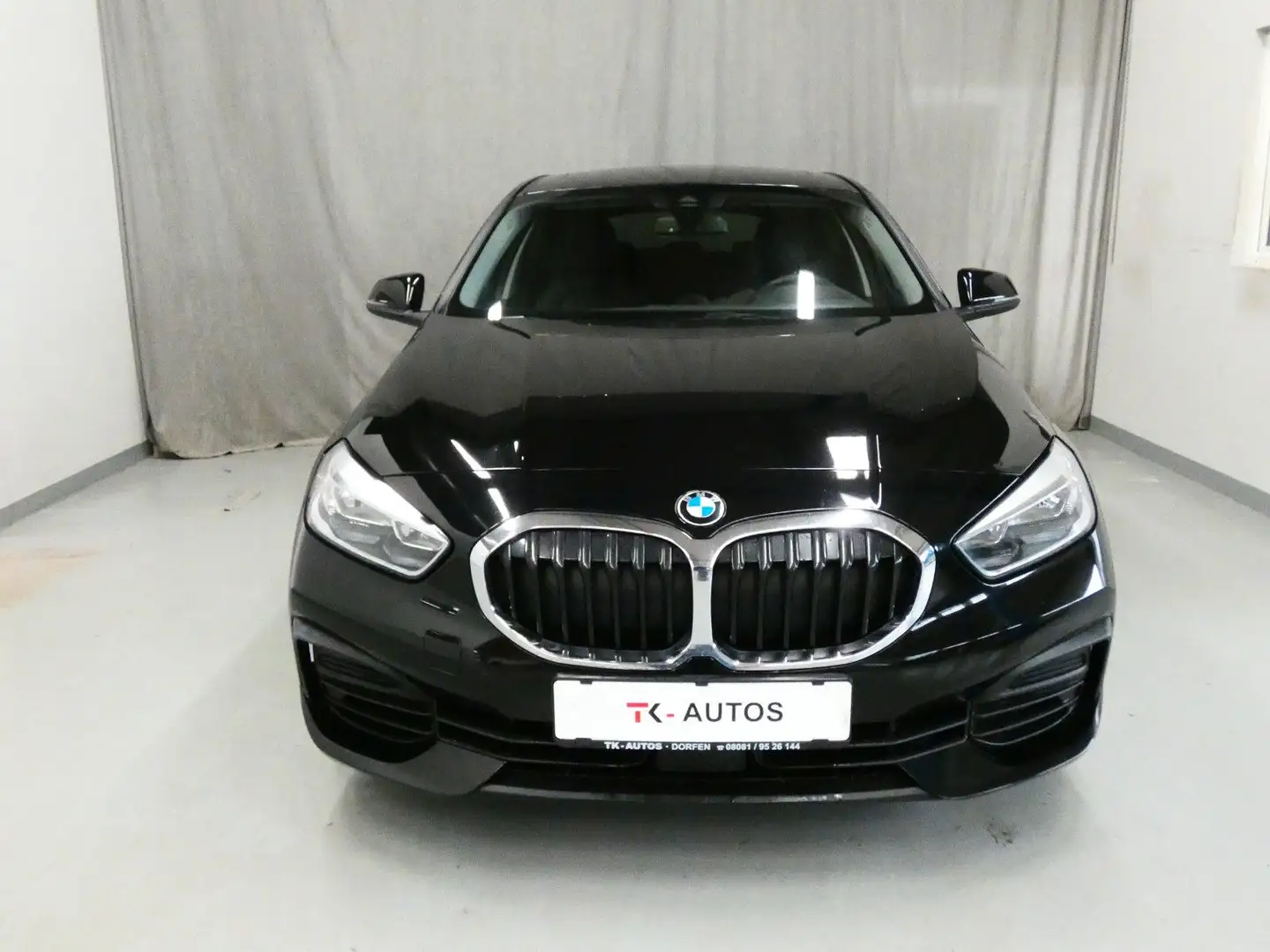 BMW 118 d Aut.,1.Hand,Navi,HUD,Panorama,S-Heft Schwarz - 2