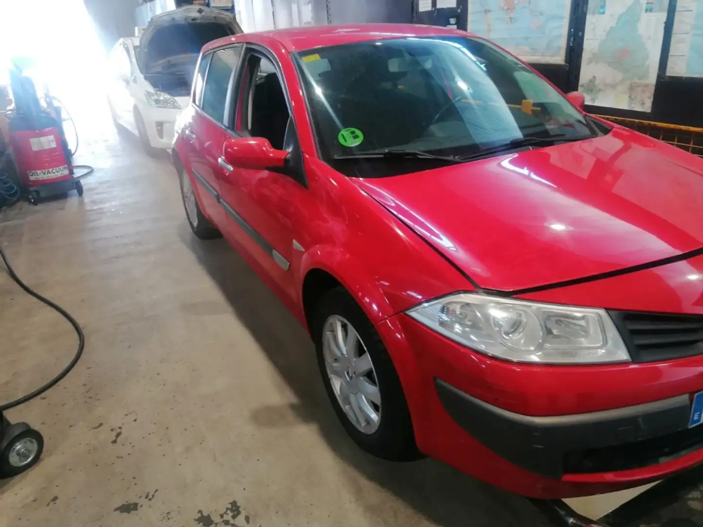 Renault Megane 1.6 Confort Authentique Rojo - 2