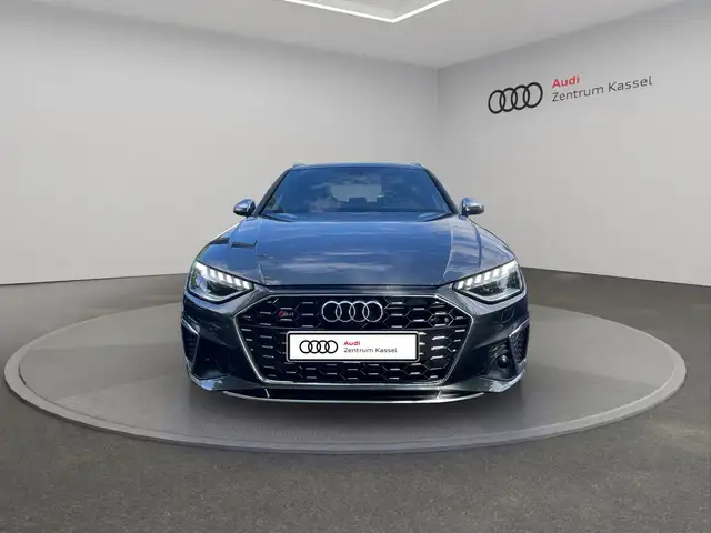 Audi S4 view 10