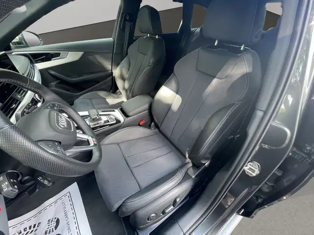 Audi S4 view 11