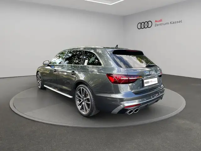Audi S4 view 5