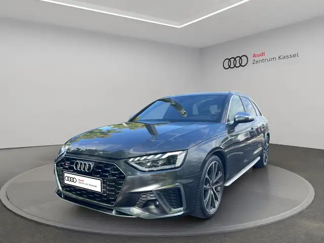 Audi S4 view 3
