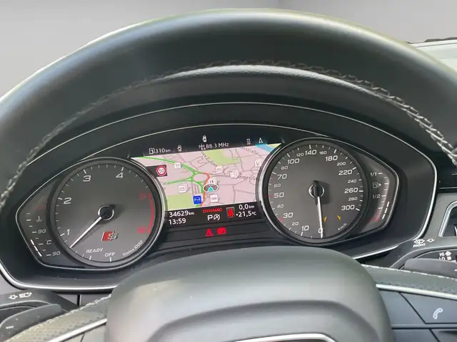 Audi S4 view 13