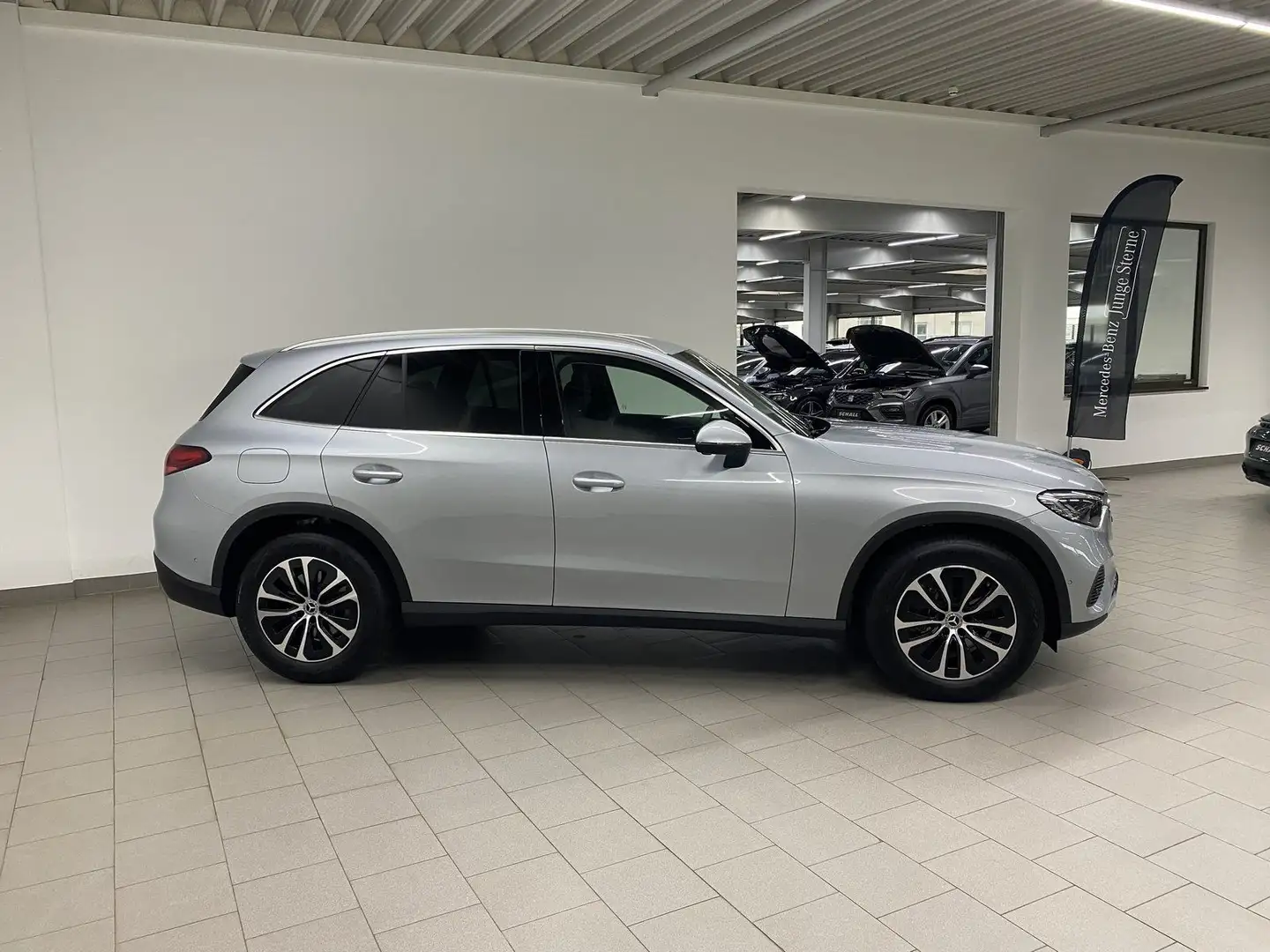 Mercedes-Benz GLC 220 d 4M AVANTGARDE+LED+MEMORY+KAMERA+AMBIEN Silber - 2